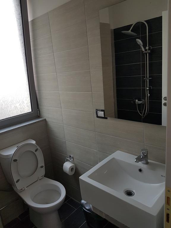 Vila Tatjana Pension Vuno Buitenkant foto