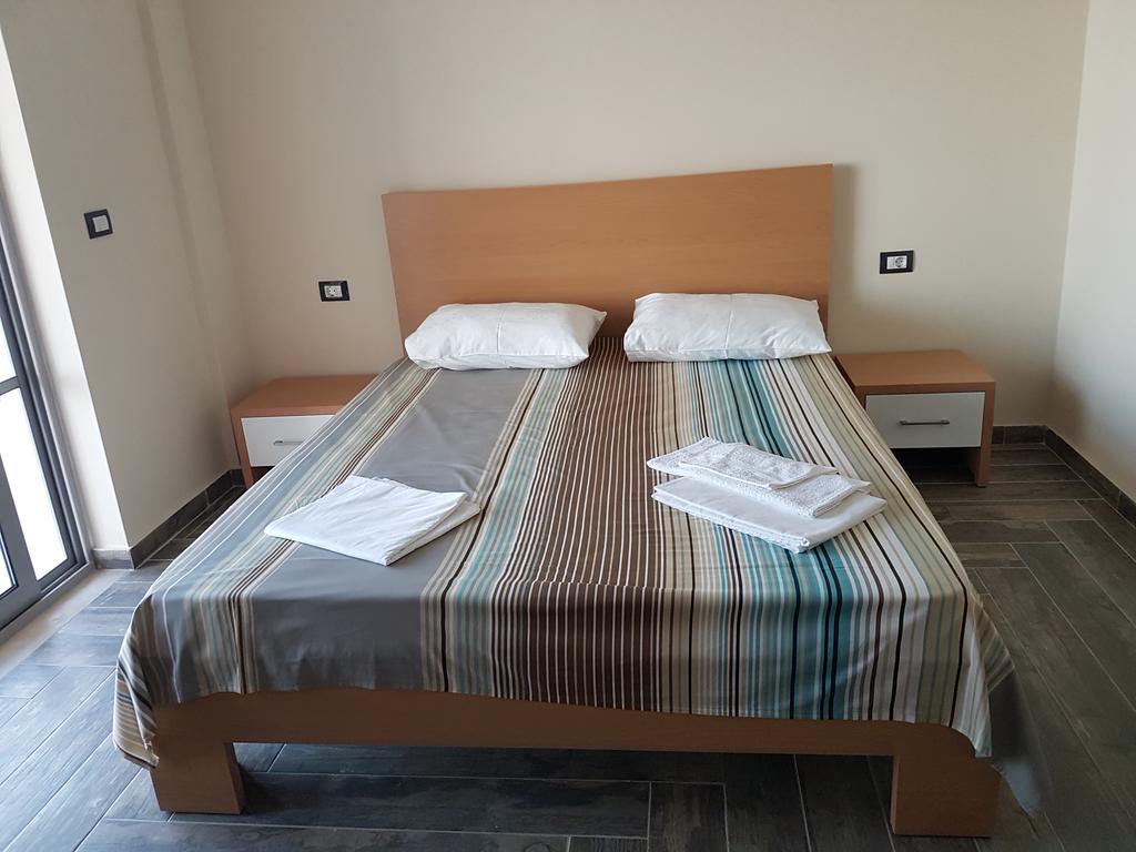 Vila Tatjana Pension Vuno Buitenkant foto